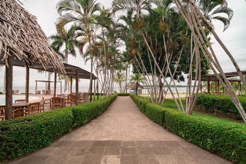 amatique bay hotel