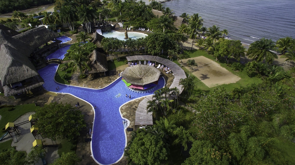 amatique bay hotel