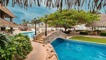 amatique bay hotel