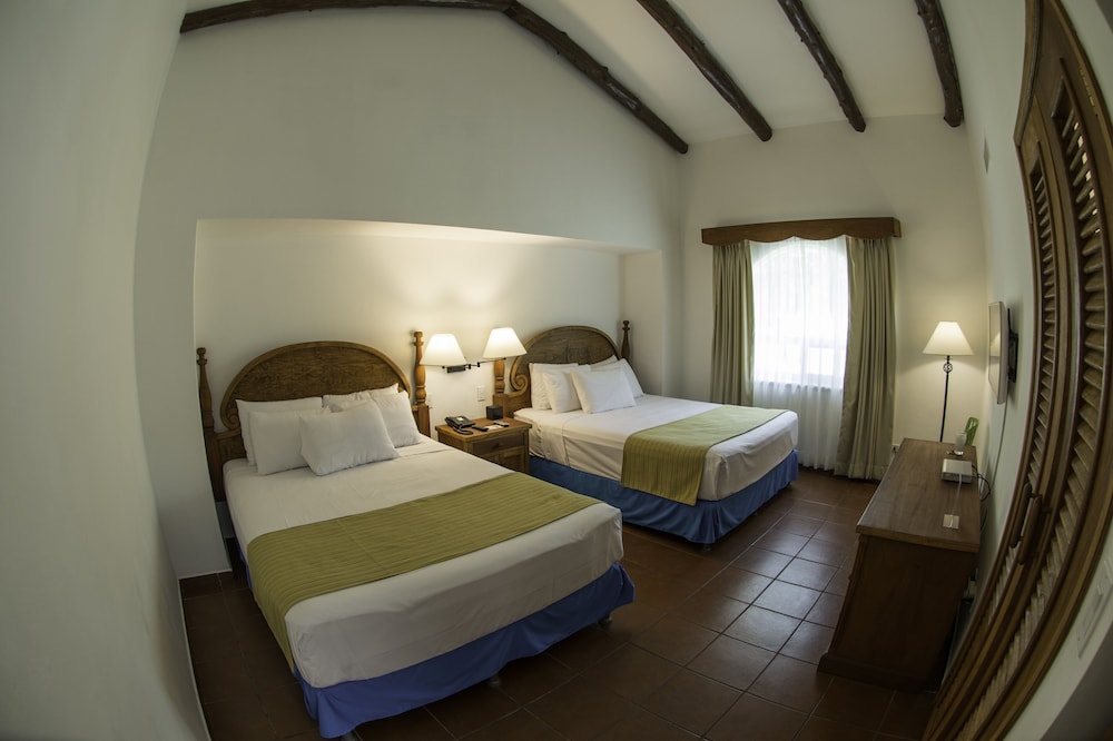 amatique bay hotel