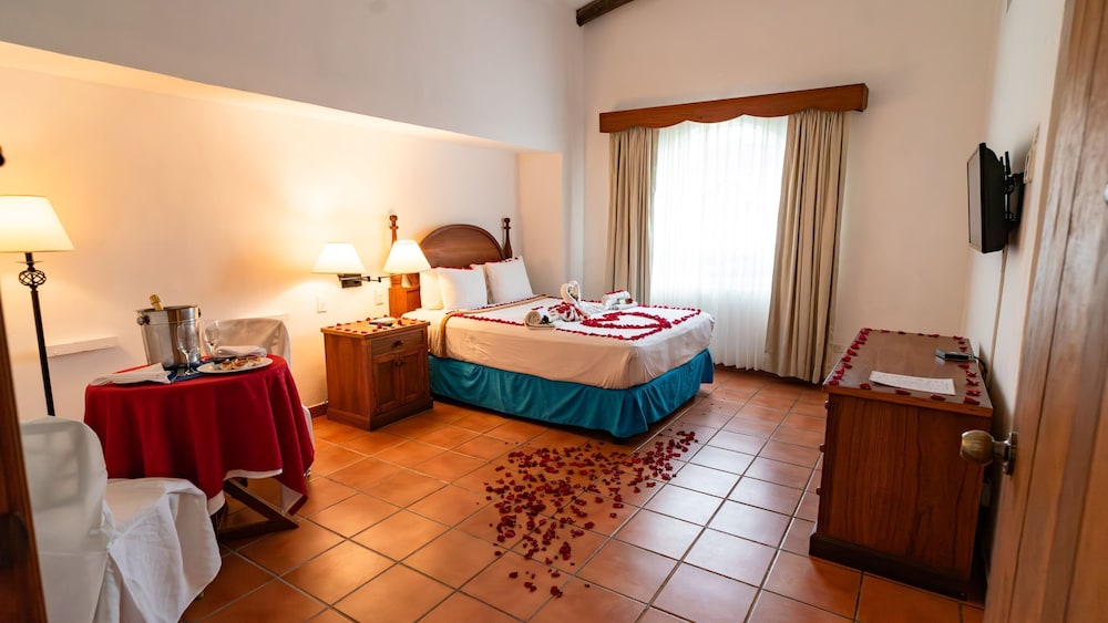 amatique bay hotel