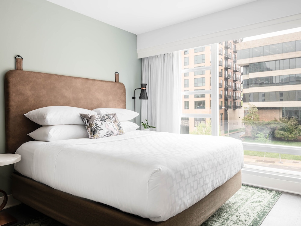 holiday inn express st louis central west end