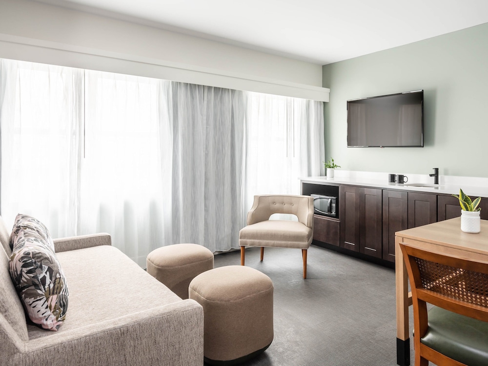 holiday inn express st louis central west end