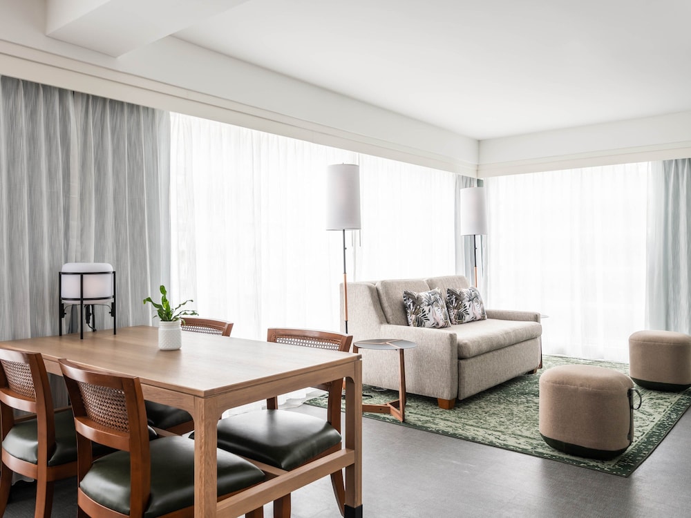 holiday inn express st louis central west end