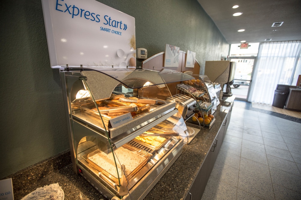 holiday inn express st louis central west end