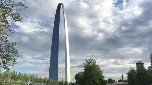 holiday inn express st louis central west end