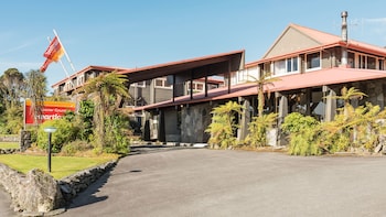 heartland hotel glacier country