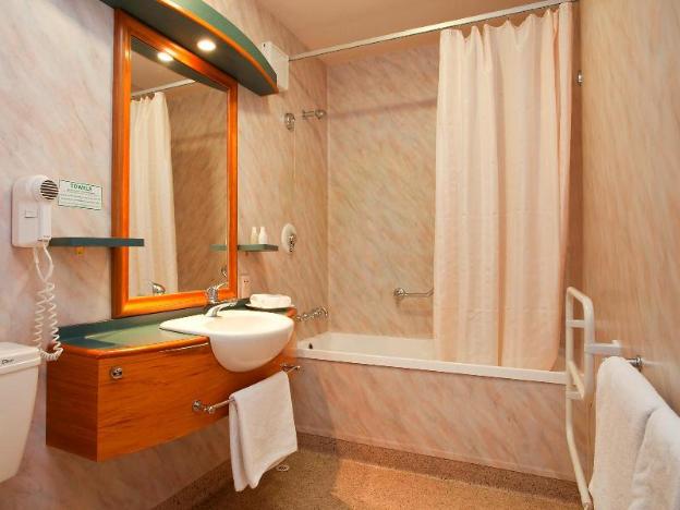 distinction heritage gateway hotel