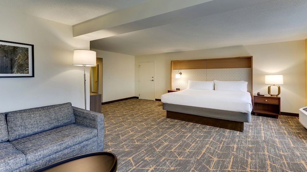 holiday inn staunton conference center by ihg