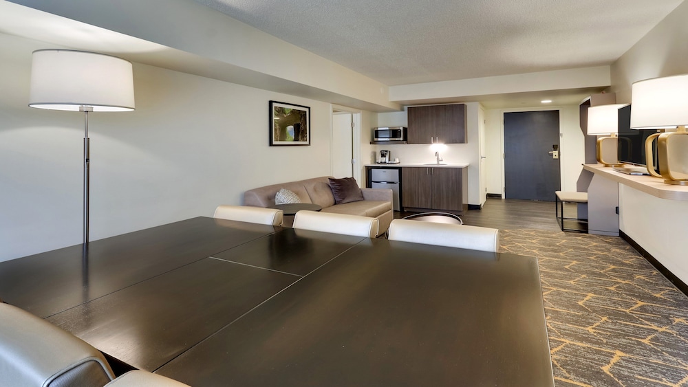 holiday inn staunton conference center by ihg
