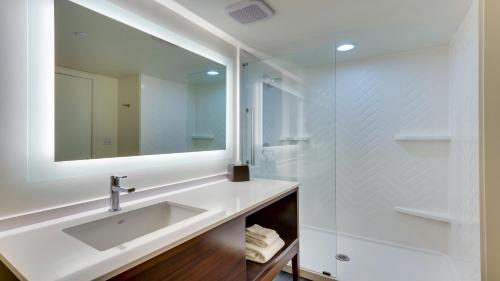 holiday inn staunton conference center by ihg