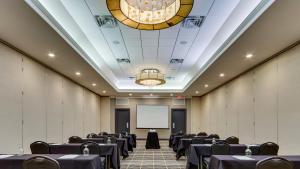 holiday inn staunton conference center by ihg