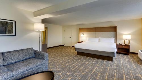 holiday inn staunton conference center by ihg