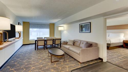 holiday inn staunton conference center by ihg