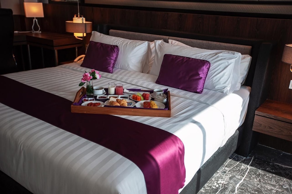 shakti hotel bandung