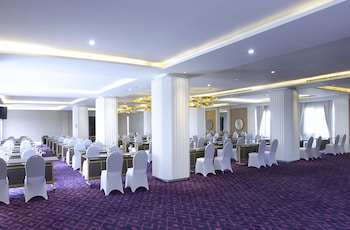 shakti hotel bandung