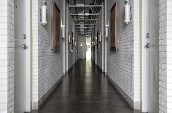 shakti hotel bandung