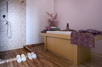 shakti hotel bandung