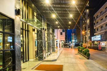 sea me spring tree hotel adults only