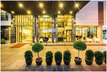 sea me spring tree hotel adults only