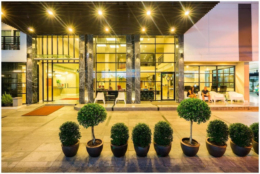 sea me spring tree hotel adults only