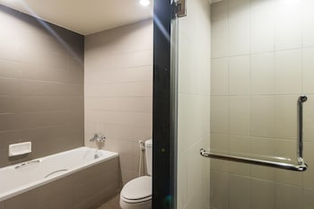 sea me spring tree hotel adults only