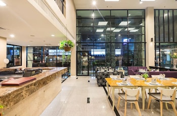 sea me spring tree hotel adults only