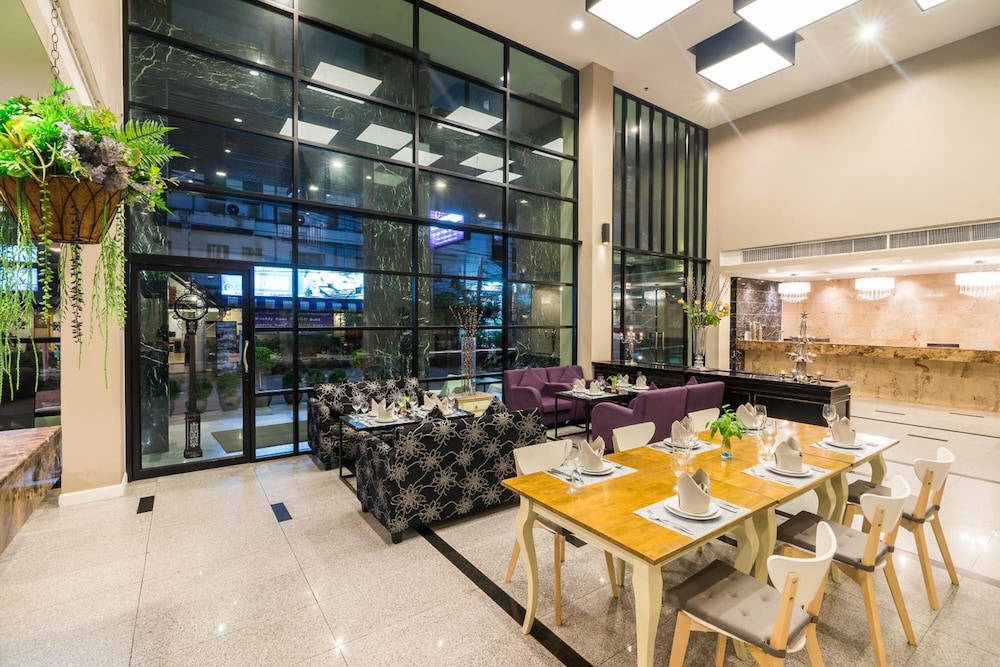 sea me spring tree hotel adults only