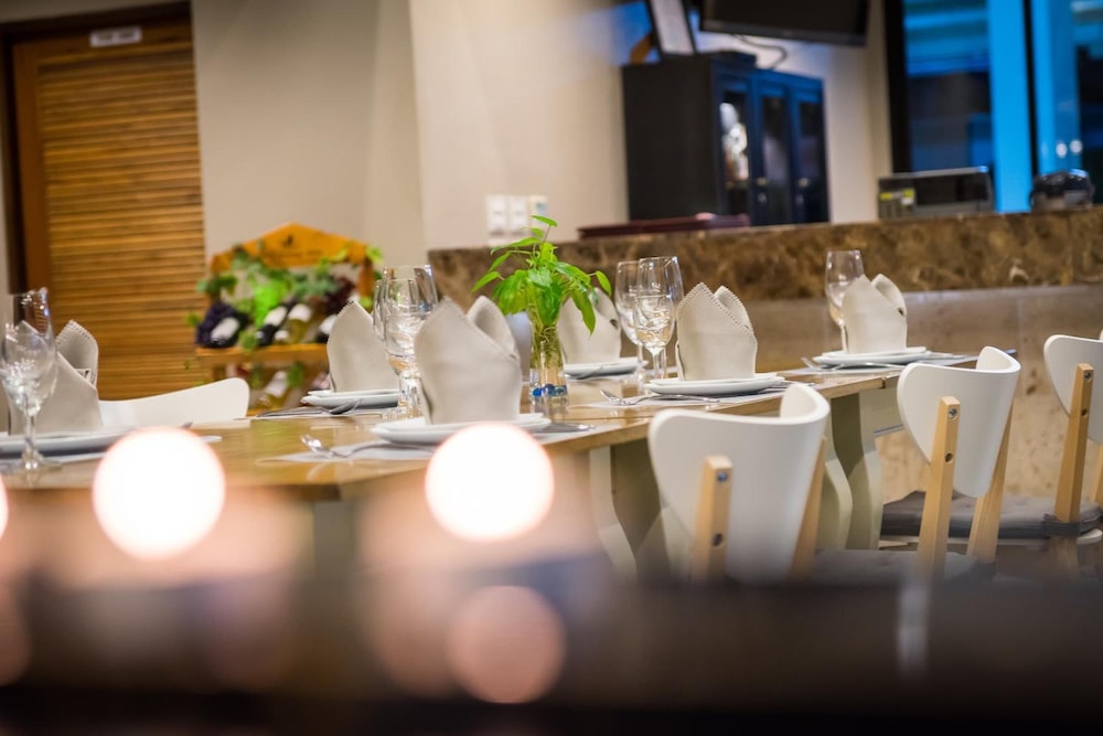 sea me spring tree hotel adults only