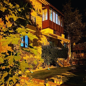bizim ev hotel adults only