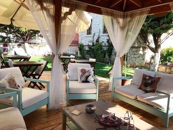 bizim ev hotel adults only