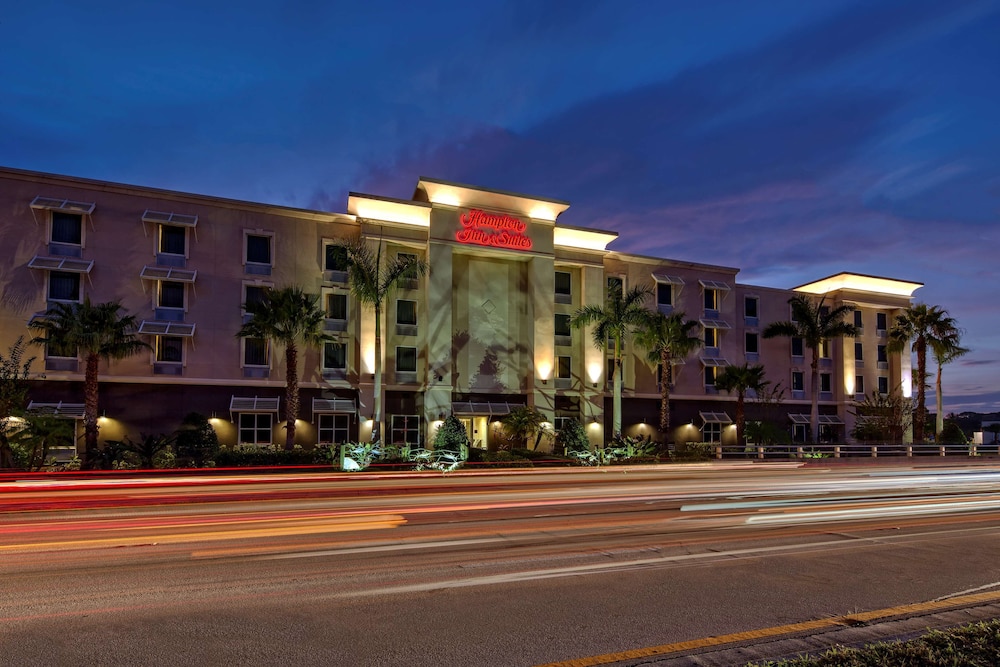 hampton inn and suites stuart north