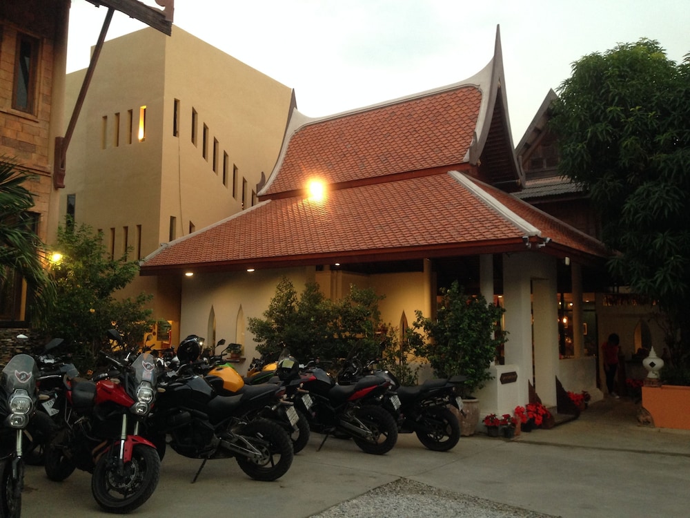 ruean thai hotel