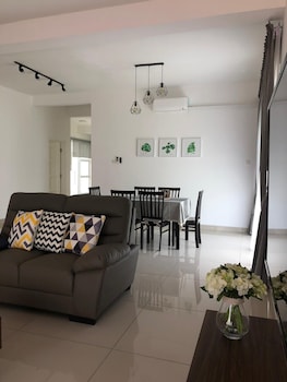 Hom Villa 16-25 Pax,,3 star