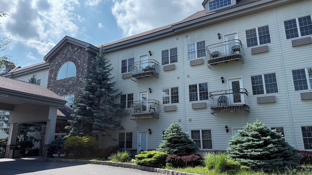 the willowbrook village at lake harmony a wyndham hotel