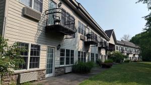 the willowbrook village at lake harmony a wyndham hotel