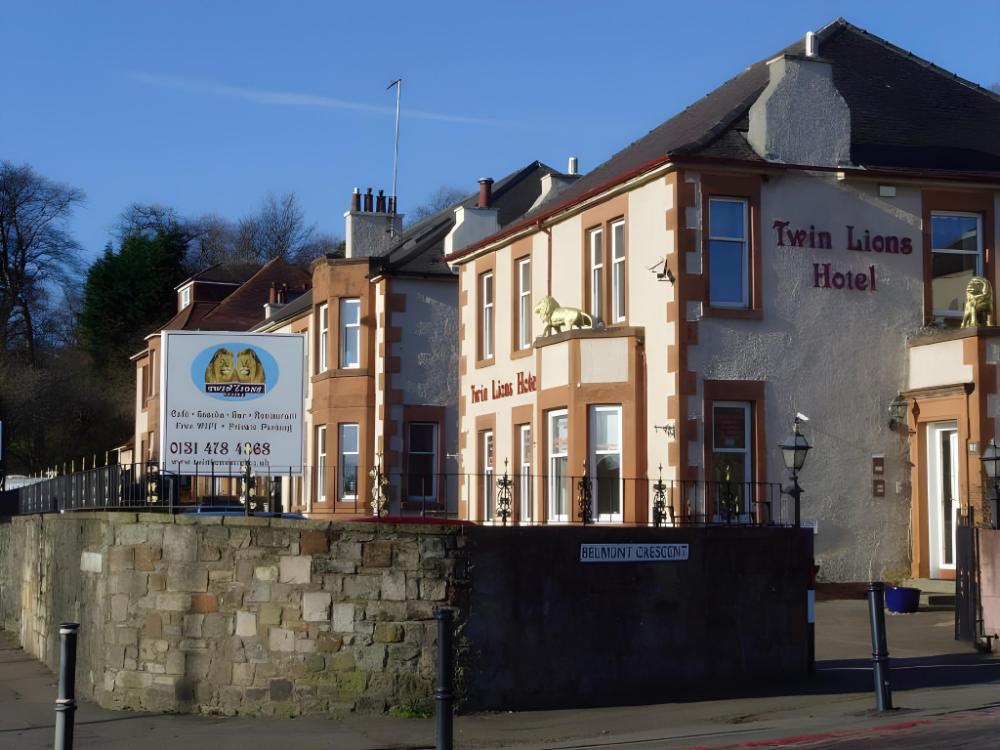 twin lions hotel