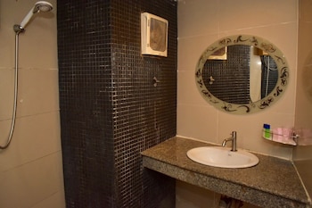 royal express inn sukhumvit bangkok