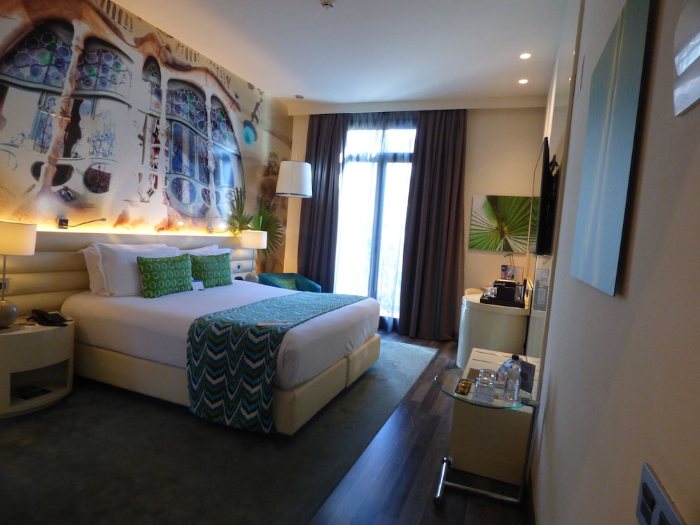 hotel indigo barcelona plaza catalunya by ihg