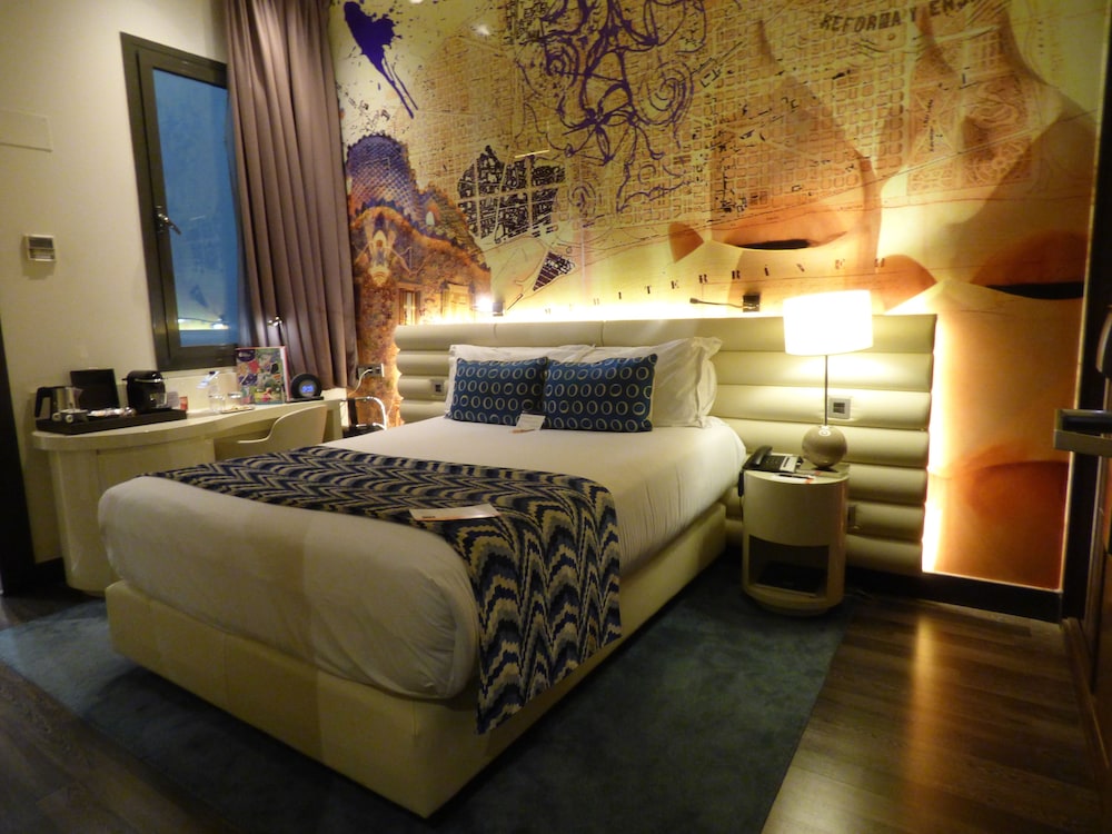 hotel indigo barcelona plaza catalunya by ihg