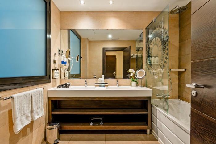 hotel indigo barcelona plaza catalunya by ihg
