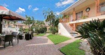 carlton house motel