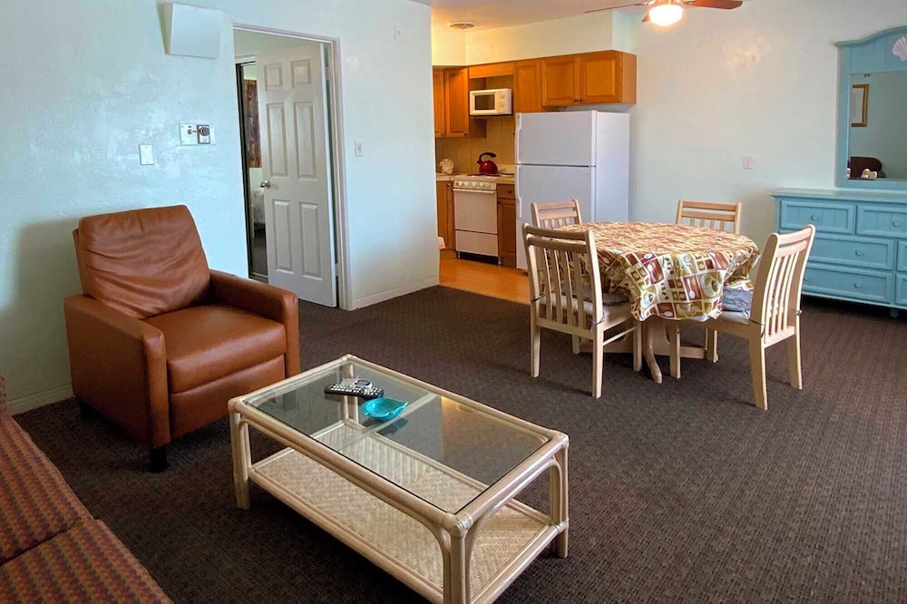 carlton house motel