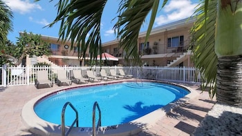 carlton house motel