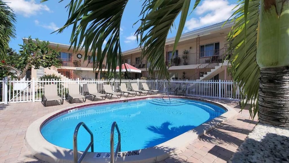 carlton house motel