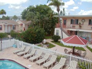 carlton house motel