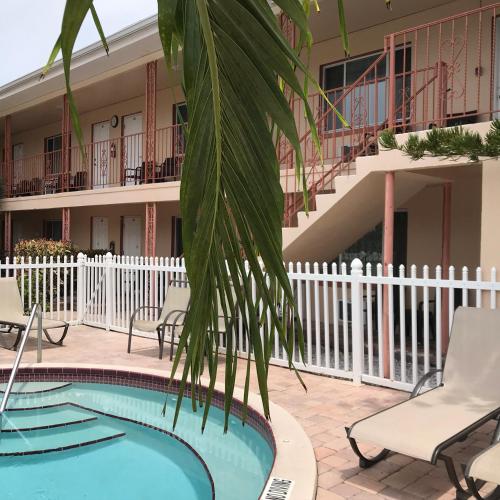 carlton house motel