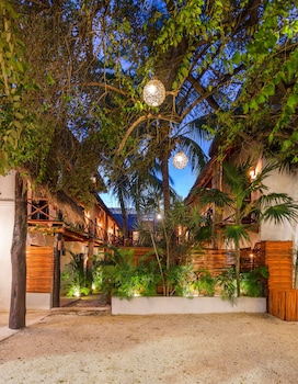 Kin Ha Tulum Hotel,Calle Orion Colonia Centro,4 star