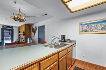cozy kirkwood condo a the meadows 2 bedroom 2 condo by redawning