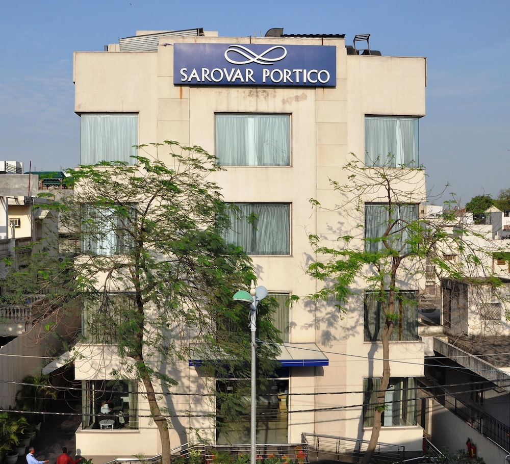 sarovar portico naraina delhi
